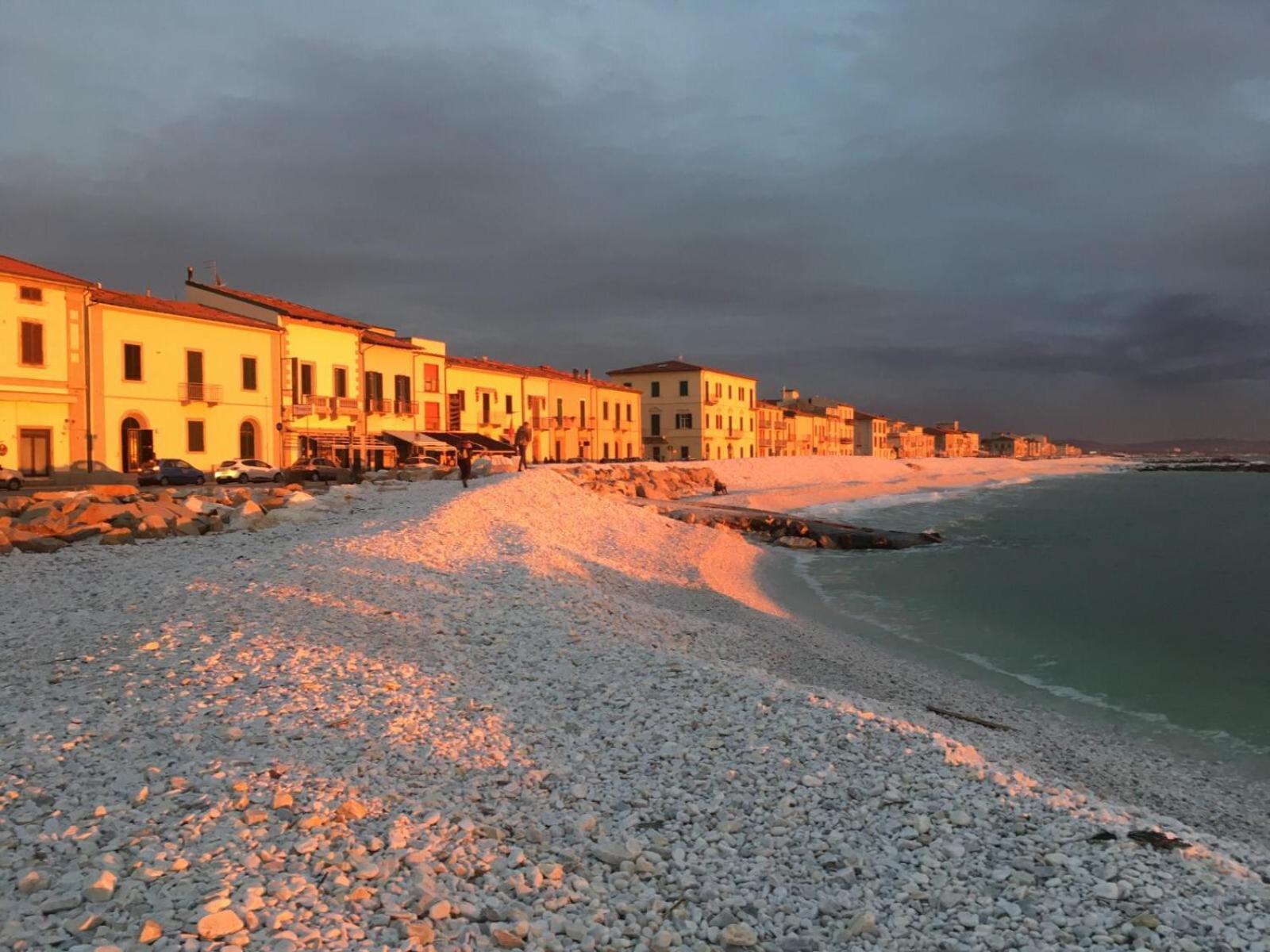 Casa Indipendente Con Giardino A Marina Di Pisa Βίλα Εξωτερικό φωτογραφία